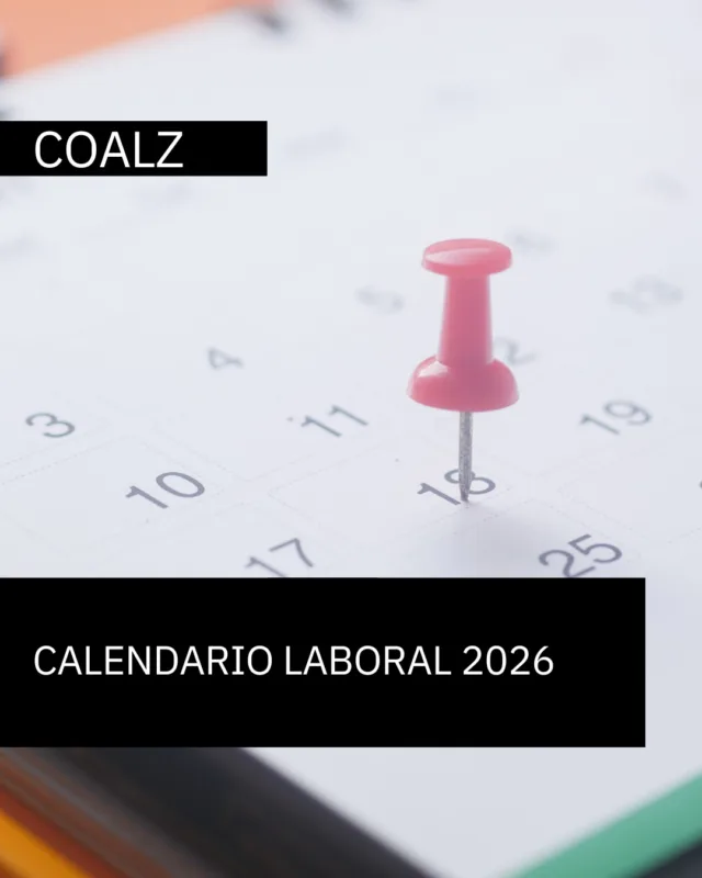 CALENDARIO LABORAL DEL COLEGIO OFICIAL DE ARQUITECTOS DE LANZAROTE 2026.  Como cada año se ha buscado la máxima coordinación posible con el calendario laboral del Colegio Oficial de Aparejadores y Arquitectos Técnicos de Lanzarote, en aras de que el cierre de ambos Colegios afecte el menor tiempo a la tramitación conjunta del CFO ÚNICO. Cuando el COALZ se encuentre cerrado por vacaciones del personal podrán entregar la documentación referente al CFO Único en el COAATLANZ, aunque no se tramitarán hasta la incorporación del personal del COALZ.  A continuación se detallan los días en los que las dependencias estarán cerradas al público por vacaciones del personal laboral.  1 de enero. Año Nuevo.
2 de enero. Cierre del COALZ
5 de enero. Cierre del COALZ
6 de enero. Epifanía del Señor.
17 de febrero. Martes de Carnaval.
2 de abril. Jueves Santo.
3 de abril. Viernes Santo.
1 de mayo. Fiesta del Trabajo.
30 de mayo. Día de Canarias.
15 de agosto. Asunción de la Virgen.
17 a 31 de agosto. Cierre del COALZ por vacaciones del personal.
15 de septiembre. Nuestra Señora de los Volcanes.
12 de octubre. Fiesta Nacional de España.
2 de noviembre. Todos los Santos.
8 de diciembre. Inmaculada Concepción.
24 de diciembre. Cierre del COALZ.
25 de diciembre. Navidad.
31 de diciembre. Cierre del COALZ.