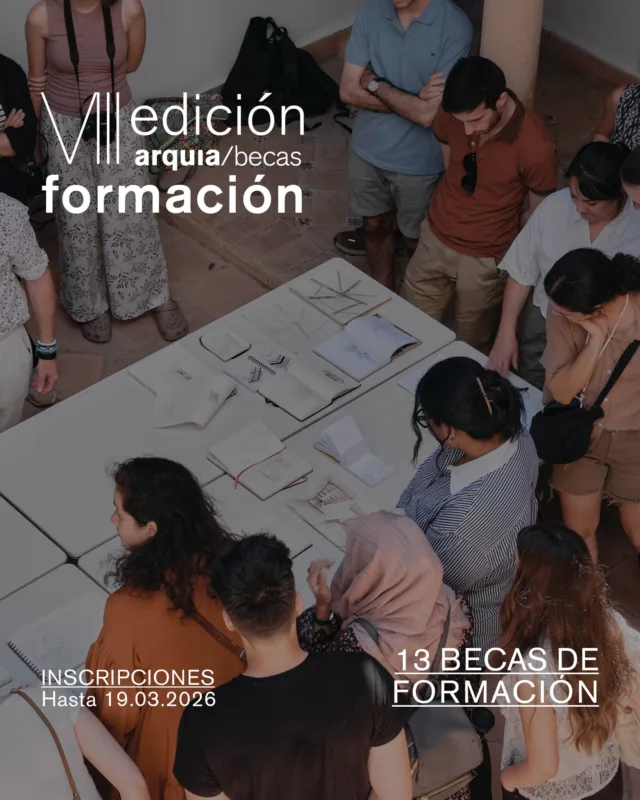 ¡Nueva convocatoria de arquia/becas — Formación!  La @fundacion.arquia concede 13 becas dirigidas a estudiantes de arquitectura y jóvenes arquitectas y arquitectos recién titulados en España y Portugal, para complementar su formación académica y profesional con talleres y postgrados en centros de referencia:  ↘️12 Talleres #summerworkshops  🔸2 en Campus Ultzama – Fundación Arquitectura y Sociedad @fundarquisoc #campusultzama
🔸4 en Coimbra Architecture Summer Atelier (CASA) – Universidade de Coimbra @coimbratelier @ucoimbra
🔸2 en RCR Summer Workshop – RCR Bunka Fundació Privada @rcrarquitectes
🔸2 en Escuela de verano – Fundación Culturas Constructivas Tradicionales @culturasconstructivas
🔸2 en Taller – ROAD @road.eu  ↘️1 beca de #postgrado  🔸Postgrado MArch en Arquitectura Aplicada @marchvalencia @fransilvestrearquitectos @ueuropeavalencia  ✔️ Participación por expediente académico
🗓️ Hasta el 19.03.2026
🔗Más información, bases e inscripciones: 
https://fundacion.arquia.com/convocatorias/becas-formacion/convocatoria-2026/  Comunicación: @ariadnacantis + @laboh_net  📷Escuela de Verano 2025, Fundación Culturas Constructivas Tradicionales @culturasconstructivas
.
·
·
#becasarquia #arquiabecas #arquitectura #practicasprofesionales #escueladearquitectura #estudiantesdearquitectura #workshoparquitectura #architectureworkshop