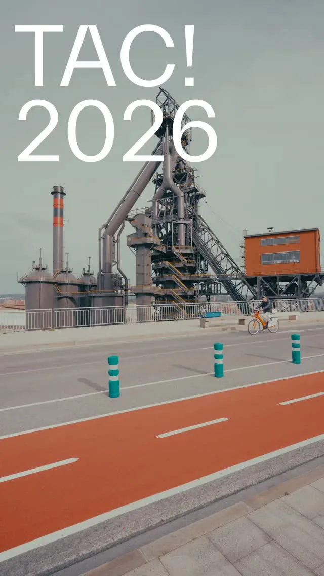 TAC! Festival de Arquitectura Urbana lanza la convocatoria para el diseño de los pabellones de su quinta edición.  Hasta el 30 de abril, el Ministerio de Vivienda y Agenda Urbana, en colaboración con la Fundación Arquia, el Ayuntamiento de Sestao Udala y el Centre de Cultura Contemporània de Barcelona, convocan a jóvenes arquitectos y arquitectas para diseñar los dos pabellones temporales en la plaza Labe Garaia Parkea y la Plaza Joan Coromines, situada en el Centre de Cultura Contemporània de Barcelona.  En la edición 2026 de TAC! Festival, se busca darle especial importancia a la energía, y la relación de esta con la arquitectura y el espacio público, como un campo de experimentación para repensar la forma en que habitamos la ciudad. Pueden participar todos los arquitectos menores de 45 años.  📐 Descarga las bases: https://tacfestival.com/  #TACfestival26 #TAC2026 #arquitectura #architecture #festivaldearquitectura