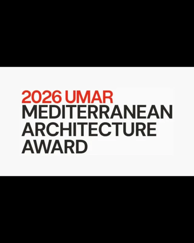 La Unión de Arquitectos Mediterráneos (UMAR) ha convocado la primera edición del PREMIO DE ARQUITECTURA MEDITERRÁNEA UMAR 2026.  OBJETO  El Premio UMAR de Arquitectura es un galardón internacional bienal que reconoce las obras arquitectónicas contemporáneas que generan un impacto social, cultural y ambiental positivo en el contexto mediterráneo. Cada edición tiene como objetivo premiar la excelencia arquitectónica al tiempo que fomenta enfoques socialmente comprometidos, ambientalmente responsables y con raíces culturales.  PARTICIPANTES  Podrán concurrir arquitectos/as de forma individual, estudios de arquitectura y equipos multidisciplinares.  Para las propuestas de equipo, al menos el representante debe ser un arquitecto cualificado registrado en cualquiera de las secciones miembros de la UMAR.  PREMIOS  §  Primer premio (ganador) → recibirá el "Premio de Arquitectura Mediterránea”  §  Segundo y Tercer premio → recibirán una placa  §  Menciones → El jurado puede conceder hasta dos menciones a los autores de los proyectos que destaquen por méritos específicos.  El plazo para la presentación de propuestas finaliza el 15 de agosto de 2026.  Web de la convocatoria: https://umar-med-architecture-award.org/  Noticia CSCAE: https://www.cscae.com/index.php/profesional/inicio-contratacion-y-concursos/inicio-plataforma-de-concursos/concursos-destacados/9573-umar-2026-premio-arquitectura-mediterranea-viviendo  Por considerarlo de interés, y a petición de la Unión de Arquitectos Mediterráneos (UMAR) agradeceríamos procedierais a la difusión de esta convocatoria a través de los medios colegiales que consideréis.